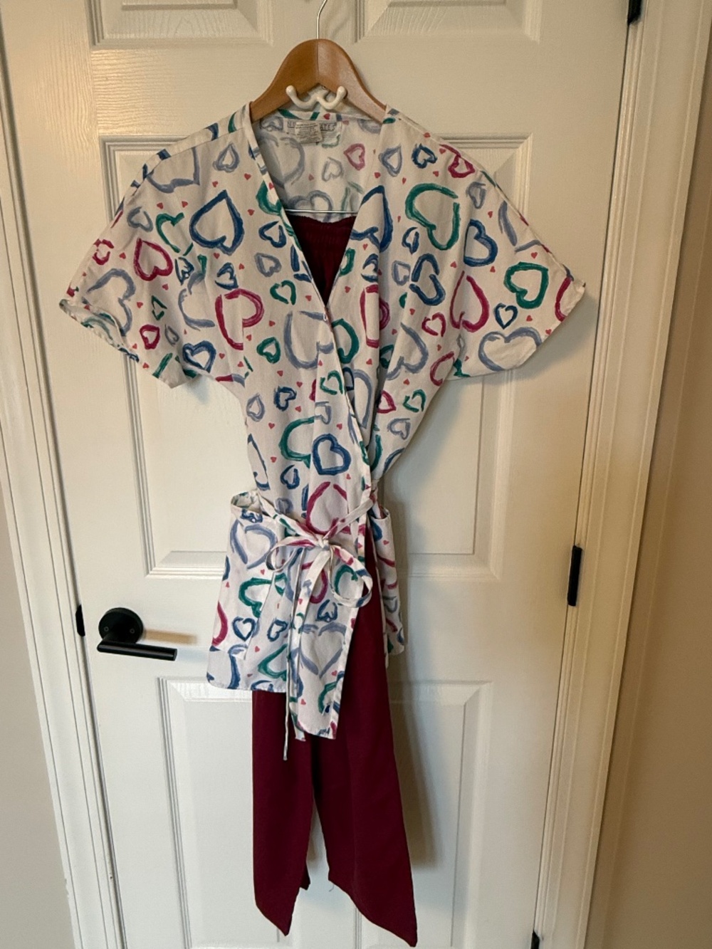Vintage Heart Print Wrap Scrub Top Maroon Scrub Pants Set Medium